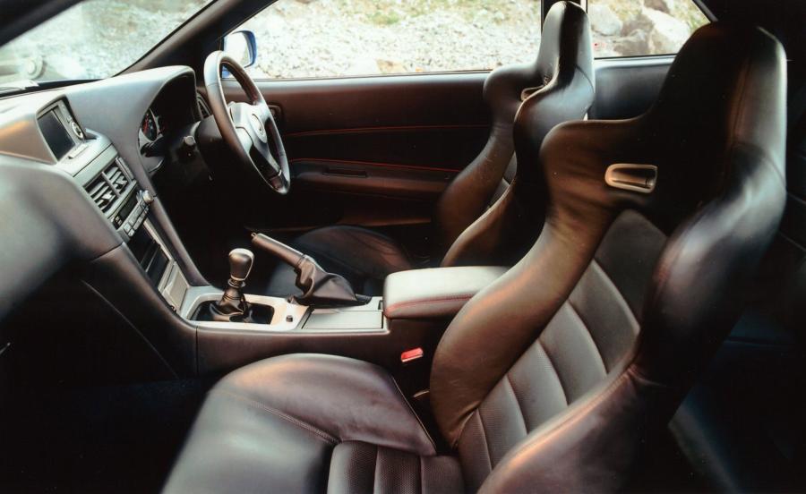  Nissan Skyline GT-R 2002 года  (фото 5 из 15)